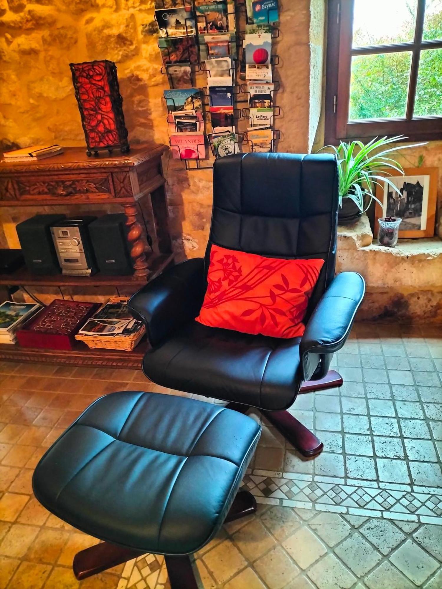 Charmante Maison Troglodyte Vitrac  Buitenkant foto